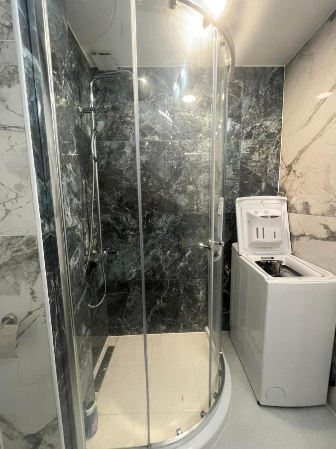 Studio "Victoria" Burgas Luaran gambar